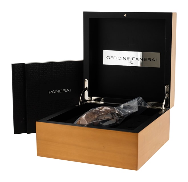 Panerai Luminor 8 Days PAM00779 Image 4